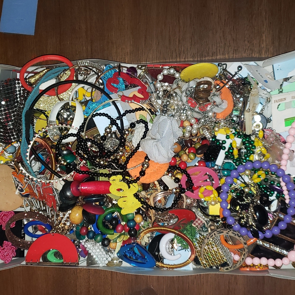 5 lbs. Junk/Costume Jewelry/Accessories